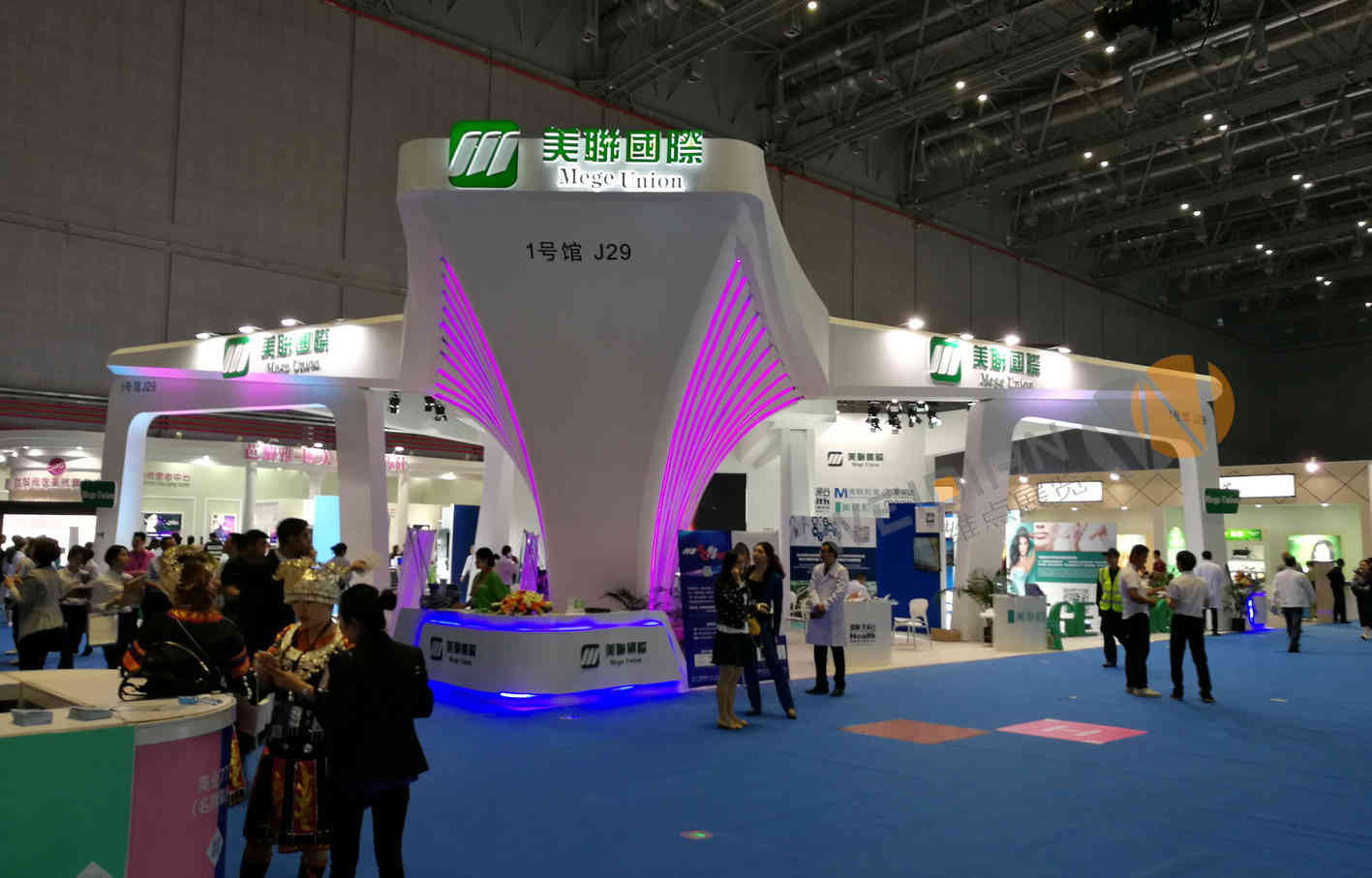 深圳展會(huì)設(shè)計(jì)公司廣州美博會(huì)-美聯(lián)(國際)集團(tuán)展臺(tái)設(shè)計(jì)搭建